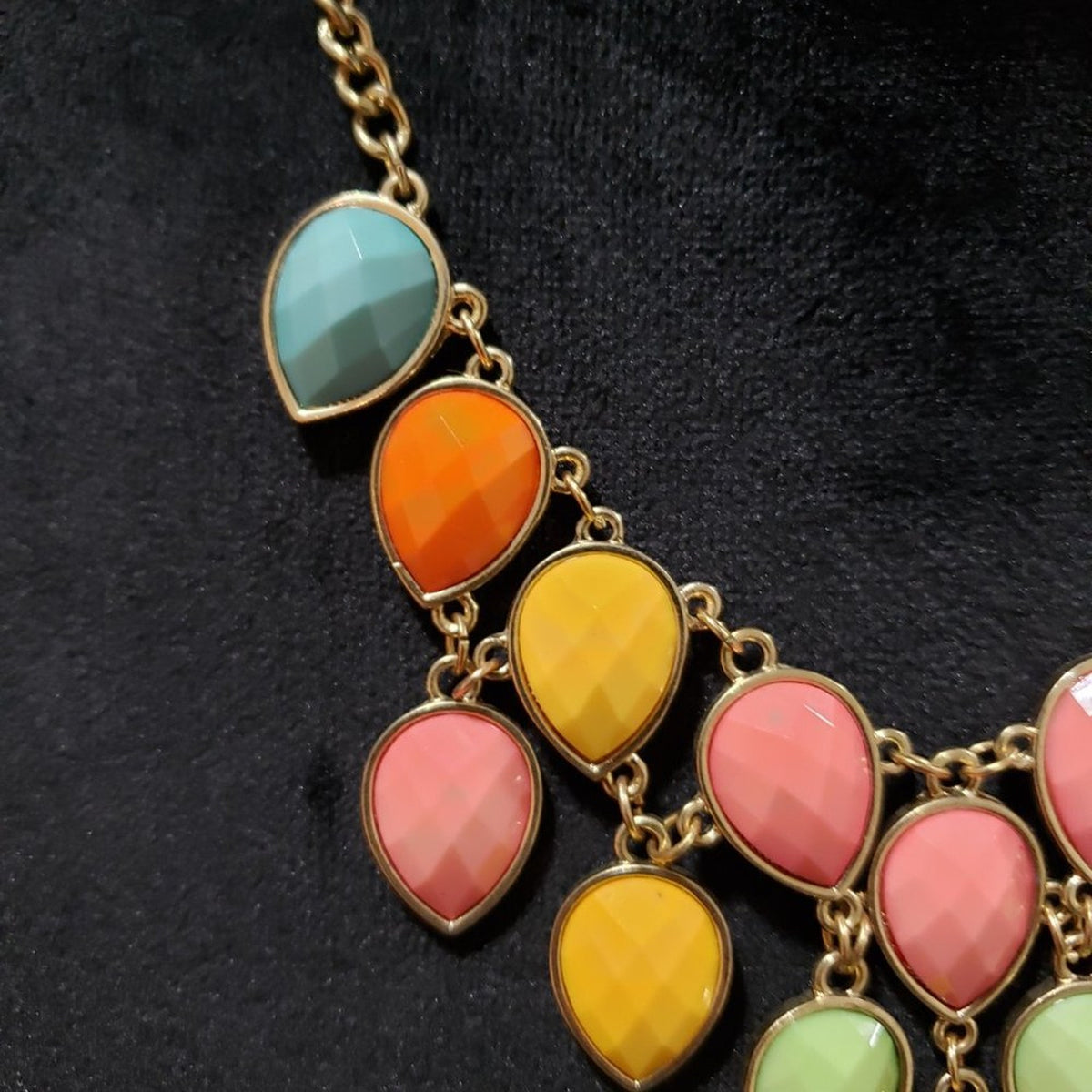 Womens Fashion Multicolor Faceted Teardrop Collar Necklace with Lobster Clasp