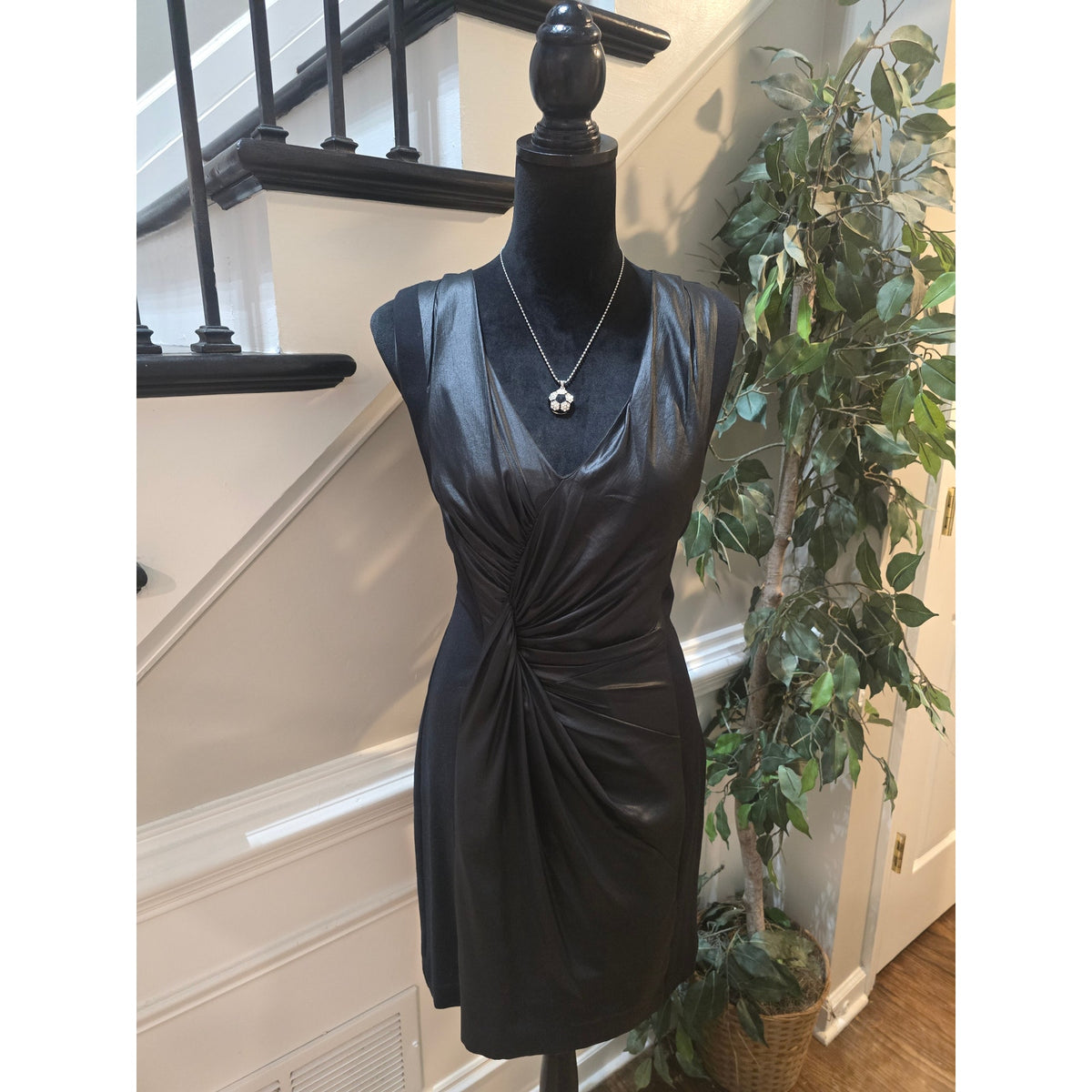 Express Bodycon Dress Women's Black Shimmer Ruched Pleated V-Neck Sleeveless 10