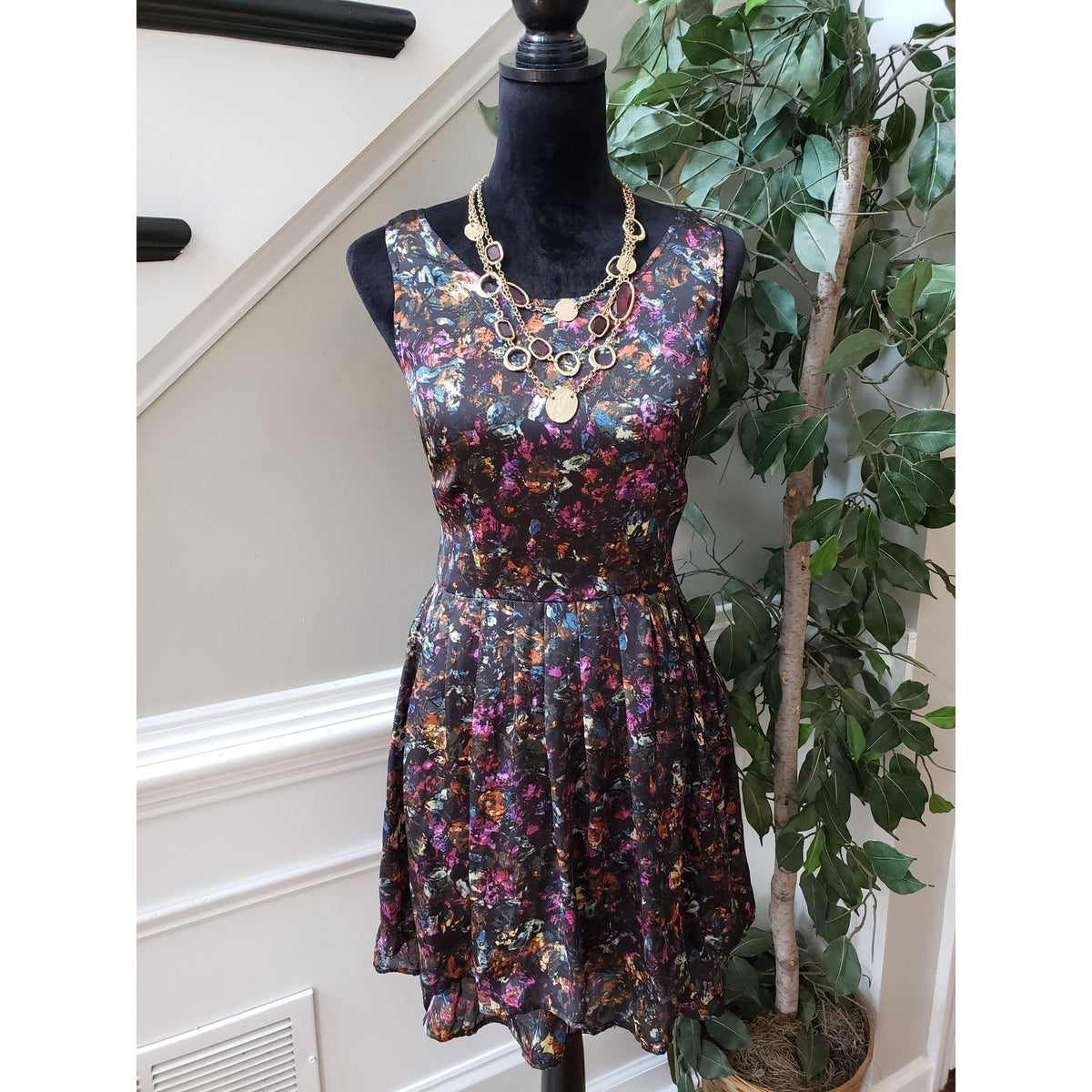 JACK Sheer Dress Womens M Black Geo Print Lined Pleated Fit & Flare Wide Strap