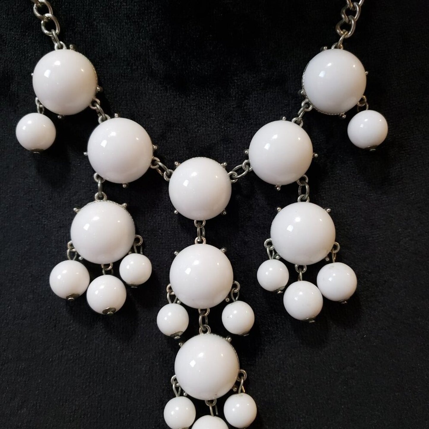 Women White Pearl Round Beaded Bib Statement Necklace Jewelry with Lobster Clasp