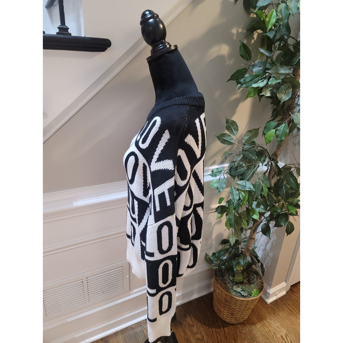 Soho Street Pullover Sweater Women's Small Black/White Colorblock Drop Shoulder