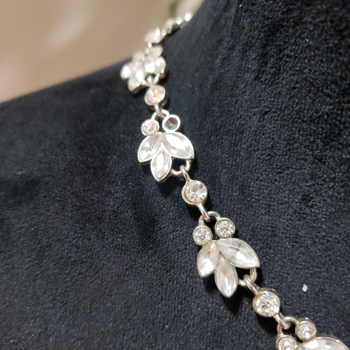 Womens Fashion Faceted Rhinestone Charm Beads Floral Choker Necklace w/ Lobster