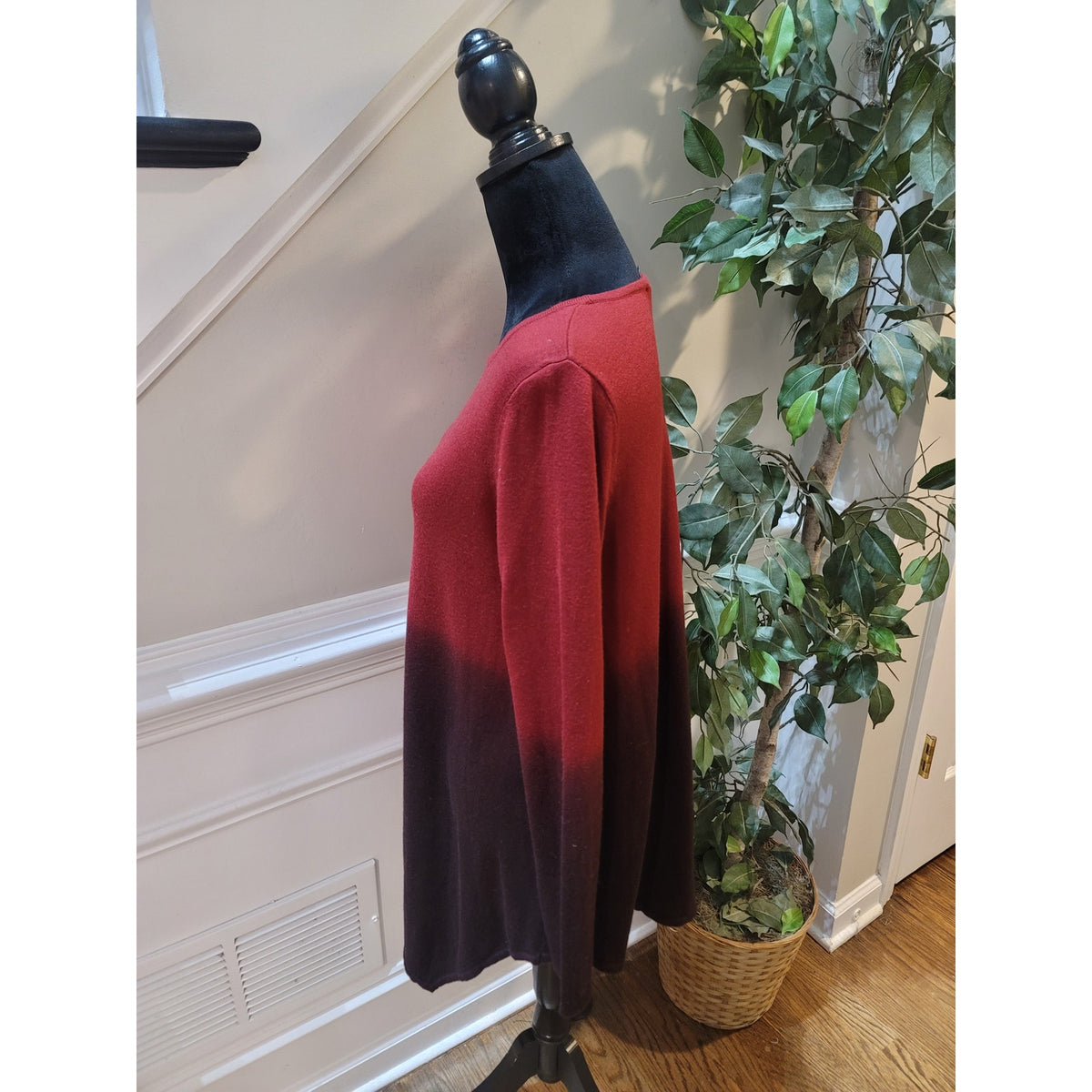 The Limited Tunic Sweater Women's Medium Red/Burgundy Ombre Asymmetrical Hem