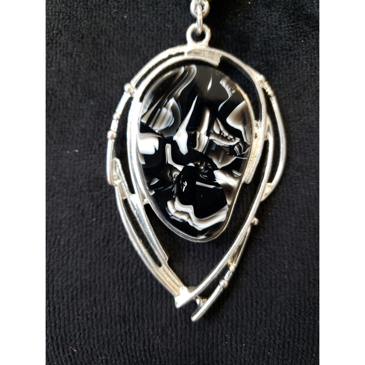 Womens Silver Black Pendant Necklace Abstract Modern Art Statement Chain Jewelry