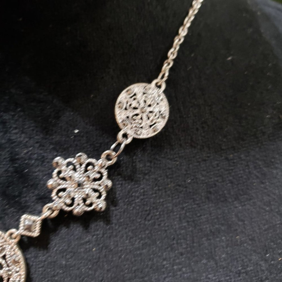 Womens Fashion Silver Coin Pendant Decorative Collar Necklace with Lobster Clasp