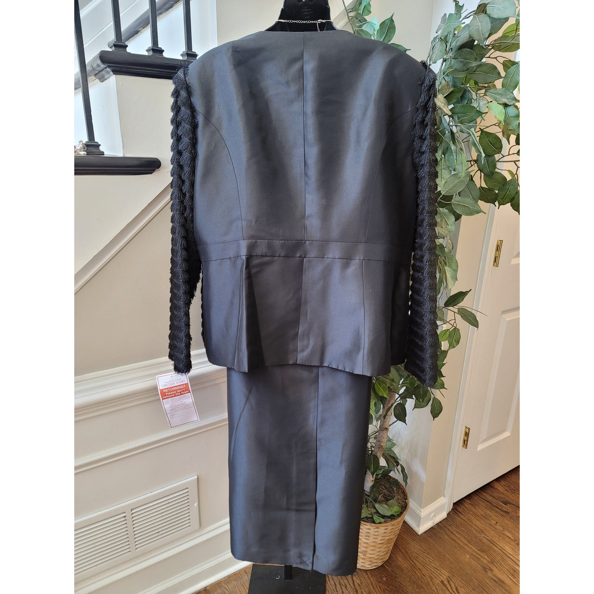 Luxe Skirt Suit Women's Size 18 Black Fringe Ribbon Back Zipper Fully Lined