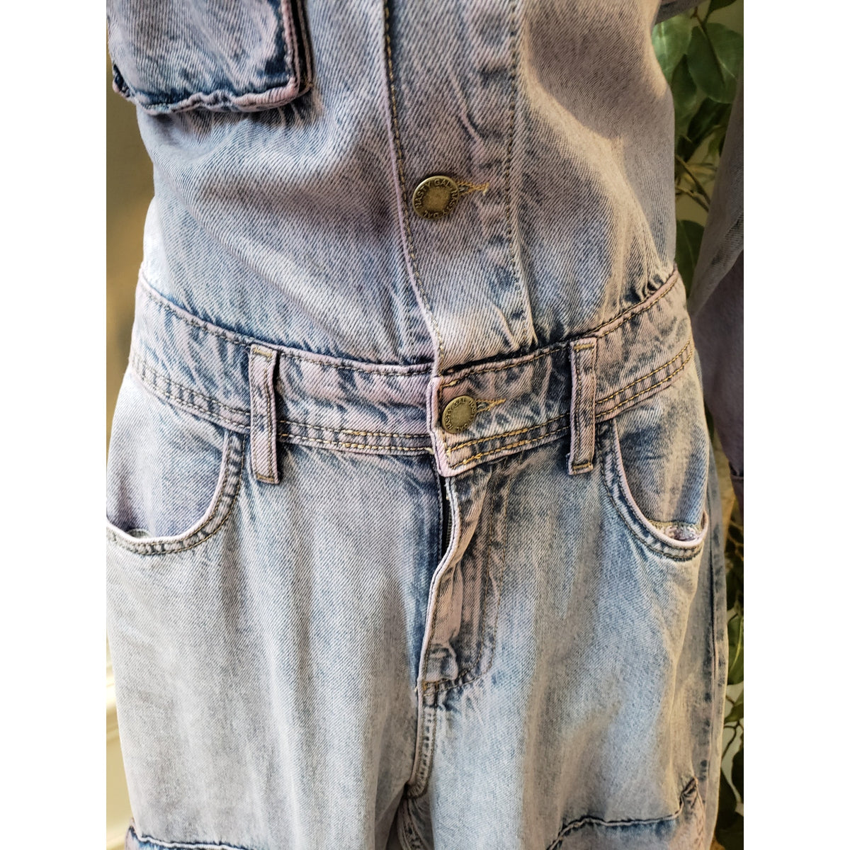Nasty Gal Jumpsuit Womens Size 6 Blue Denim Pocket Detail Acid Wash Button Front