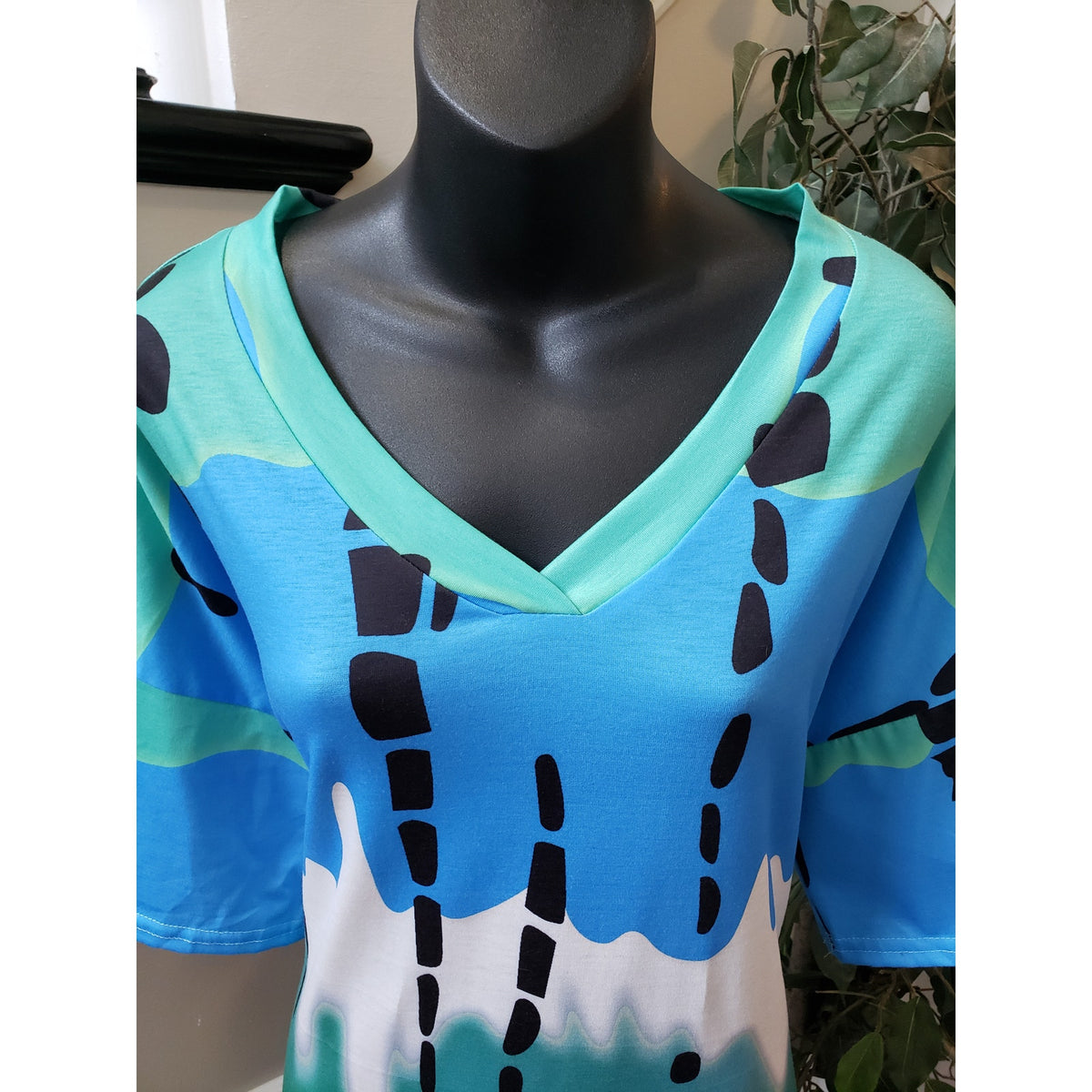 Abstract Tunic Dress Women Size XL Blue Green Short Sleeve V Neck Pockets Casual