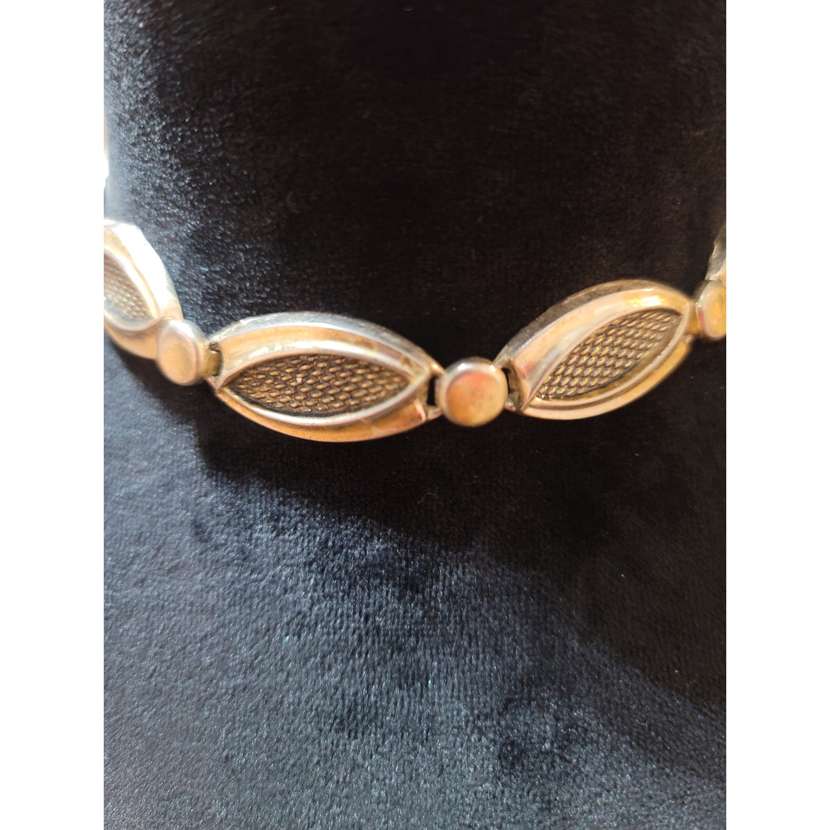 Women's Vintage Gold Tone Link Choker Necklace With Adjustable Chain Clasps