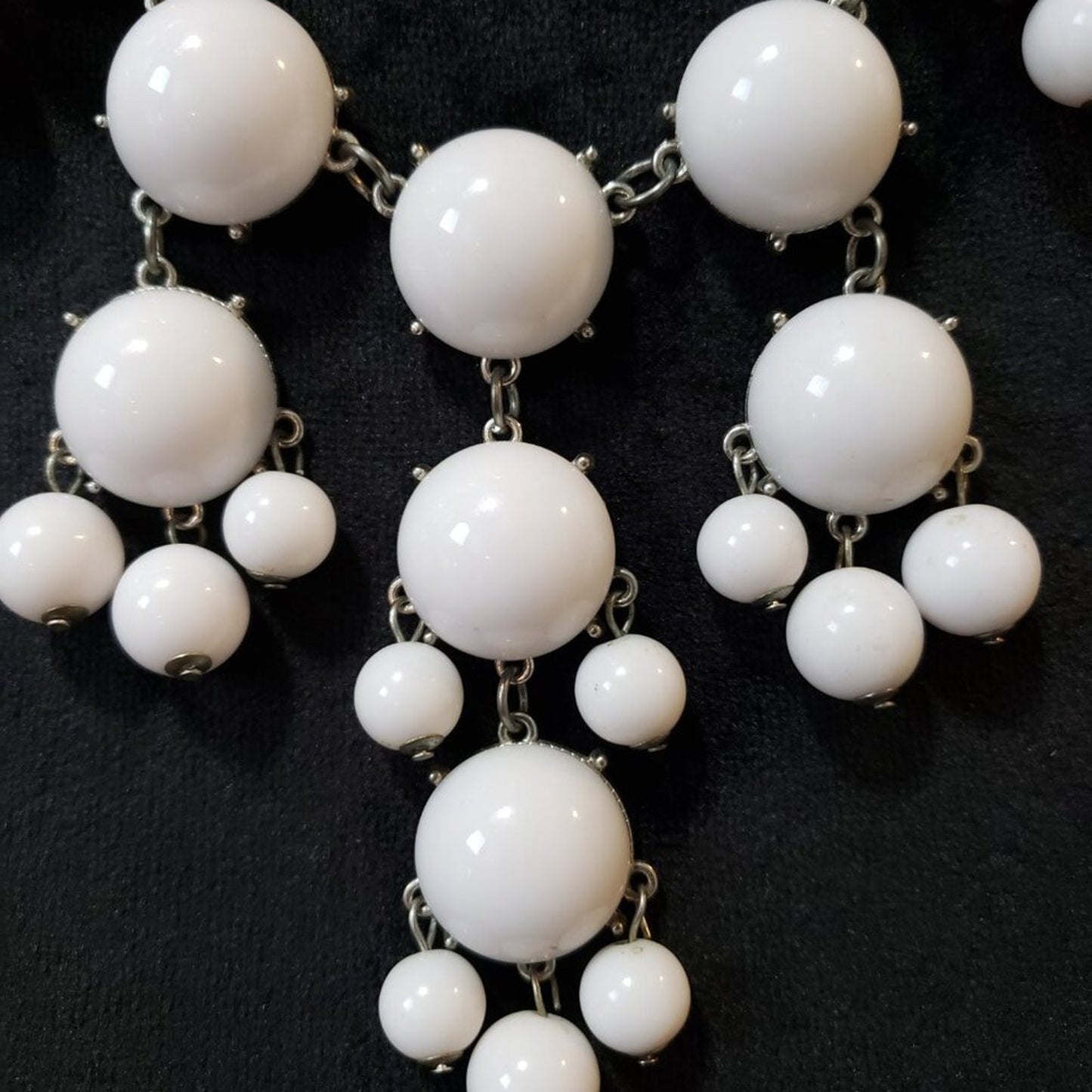 Women White Pearl Round Beaded Bib Statement Necklace Jewelry with Lobster Clasp