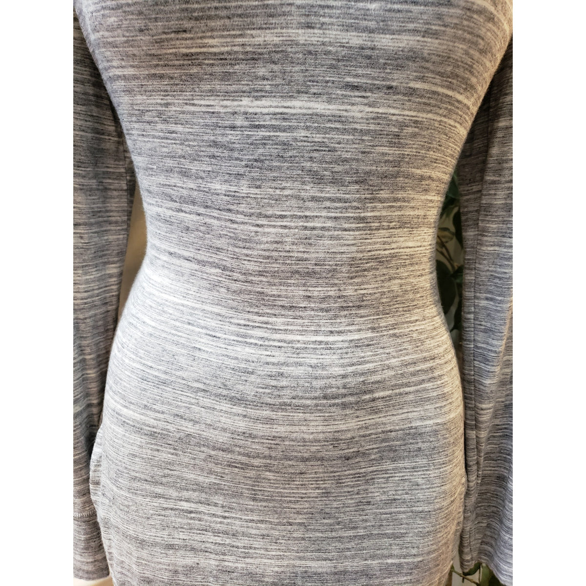 Banana Republic Bodycon Dress Women's Medium Gray Knit Viscose Long Sleeve V Neck