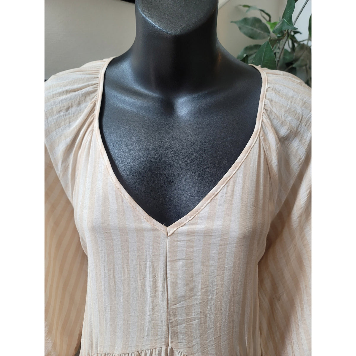 Moon River Striped Dress Women's Size Medium Pink White Balloon Sleeves