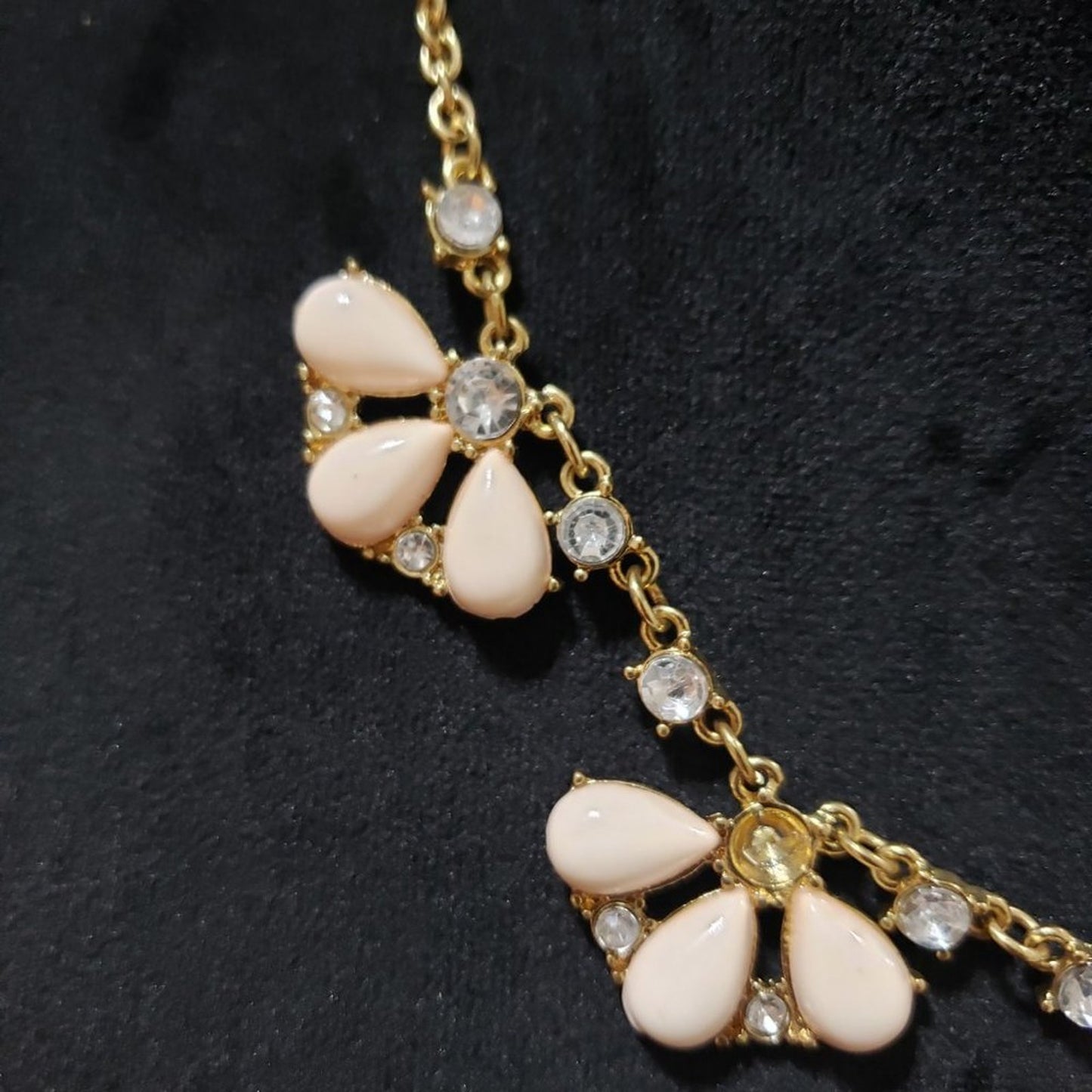 Women Fashion Pink Gemstone Floral Clear Crystal Rhinestone Statement Necklace