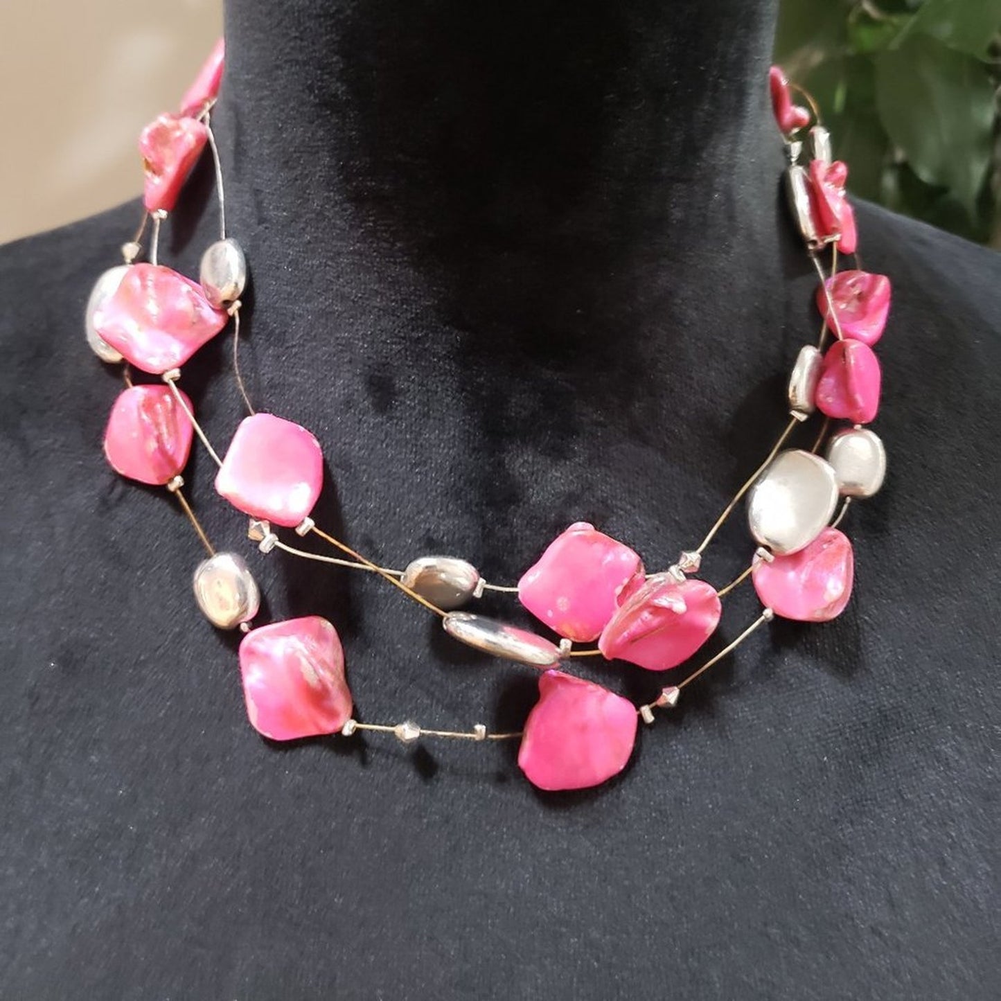 Women Fashion Triple Strand Pink Abalone Shell Beaded Choker Necklace w/ Lobster