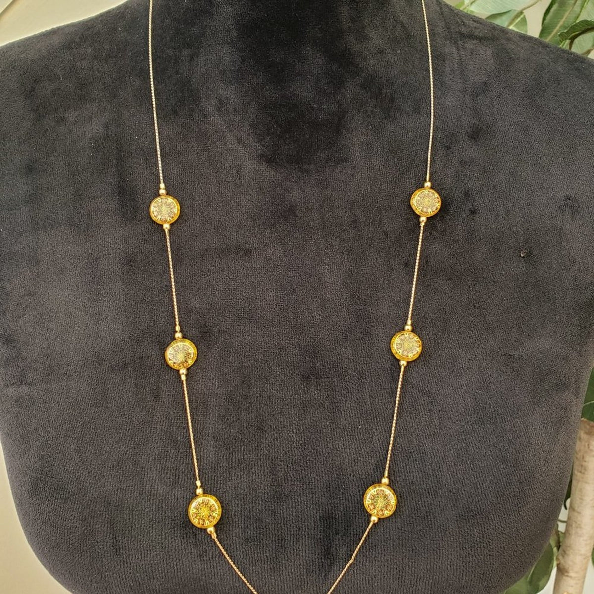 Womens Fashion Yellow Amber Beads Gold Tone Station Necklace Spring Ring Clasp
