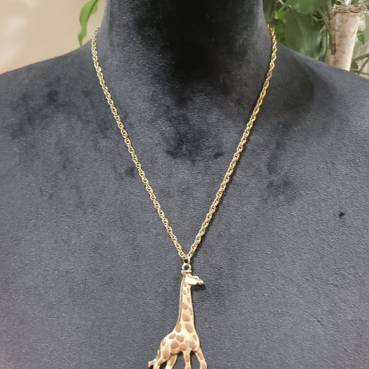 Womens Fashion Gold Tone Charm Giraffe Pendant Necklace Caramel Enamel Necklace