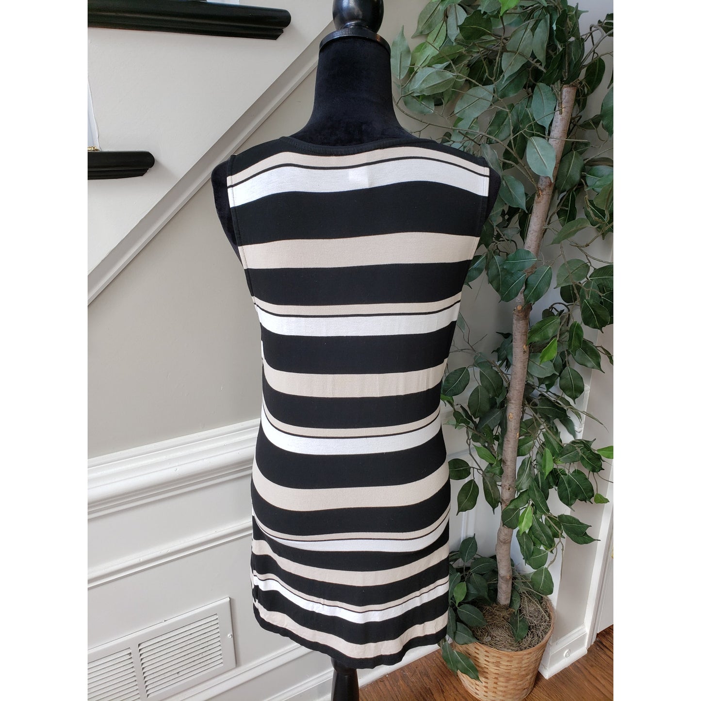 White House Black Market Tunic Top Womens S White Striped Knit Dropped Waist