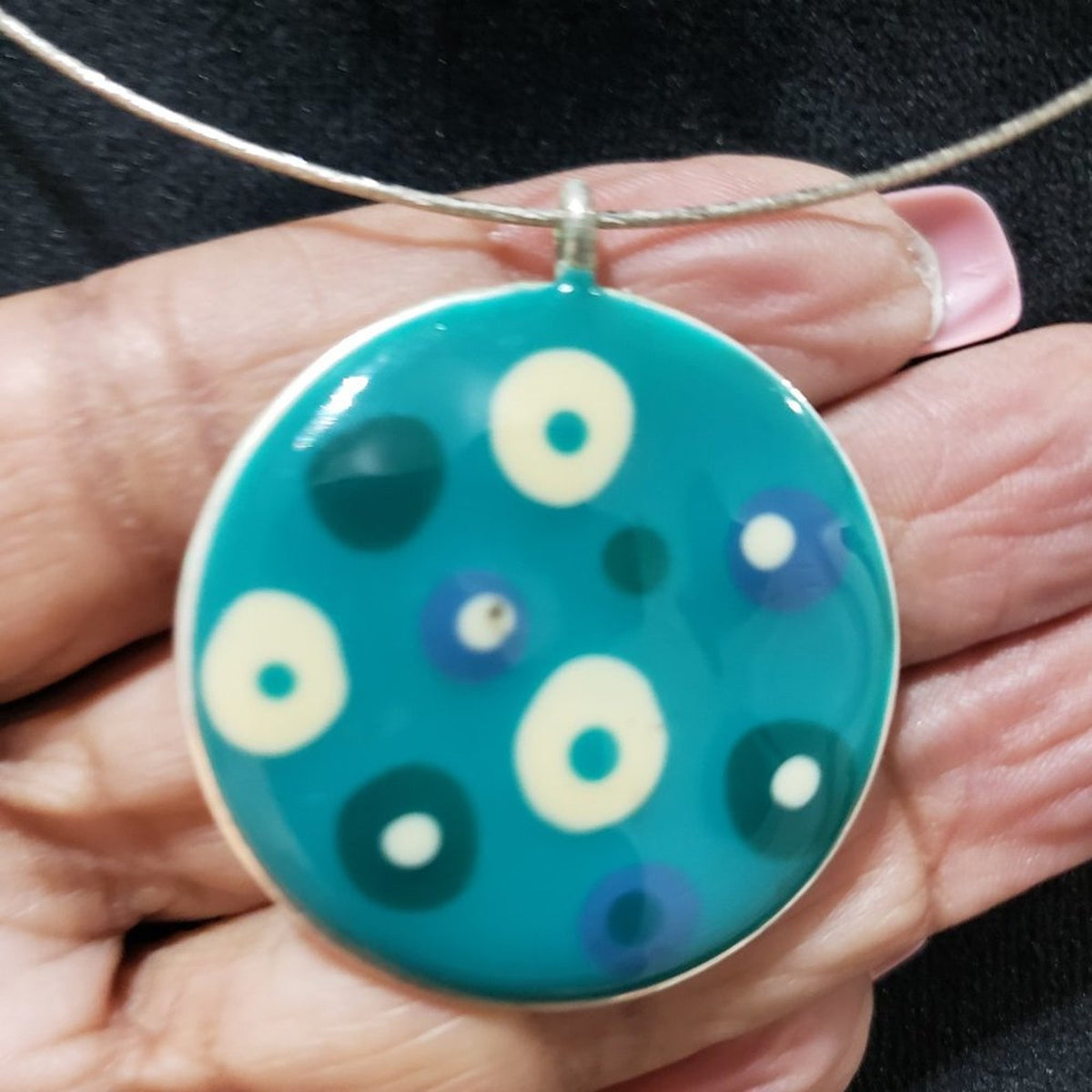 Women Fashion Turquoise Charm Round Speckled Pendant Necklace with Lobster Clasp