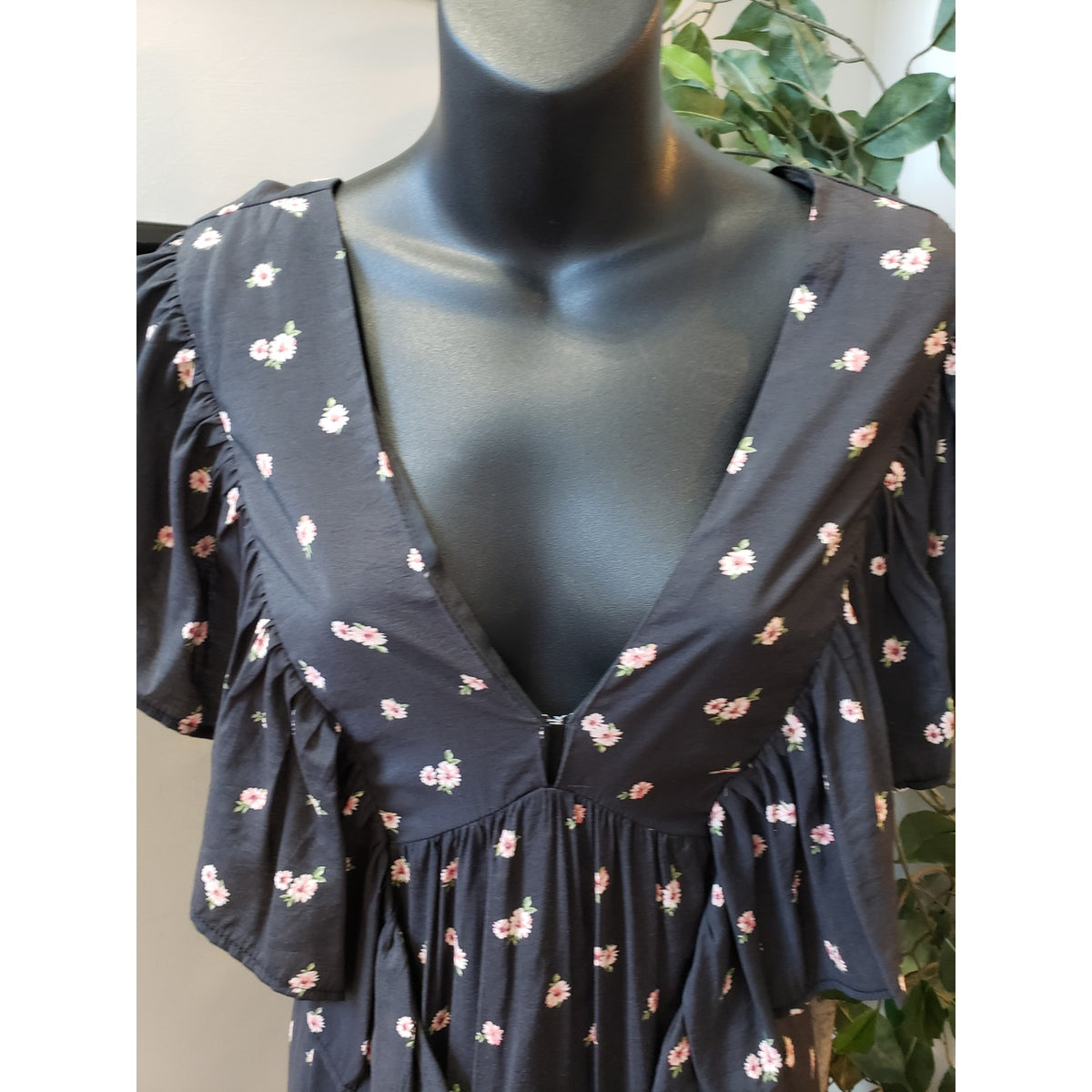 Forever 21 Long Maxi Dress Women's S Black Floral Butterfly Sleeve Plunge V Neck