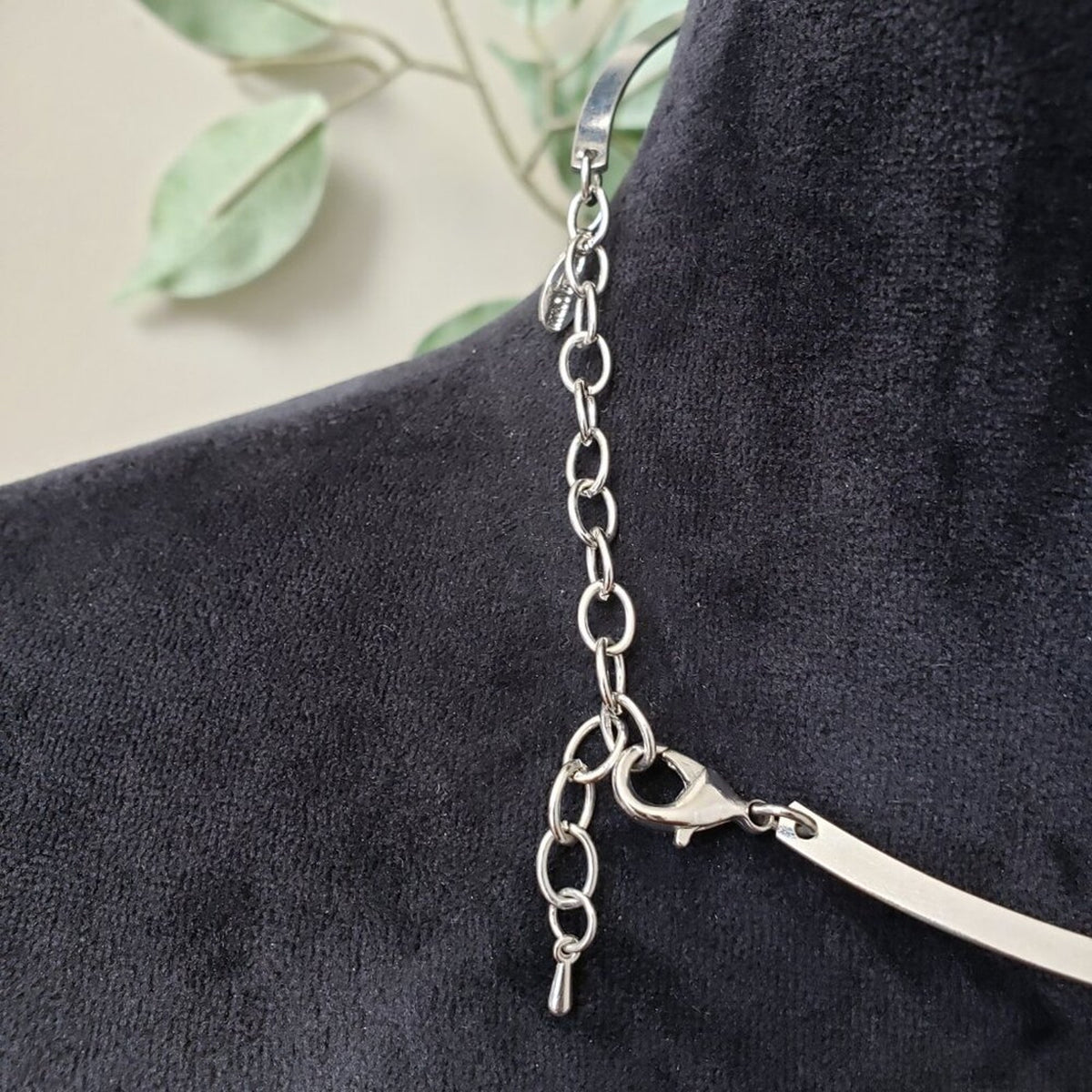 Traci Lynn Necklace Womens Black Quartz Triangle Shape Pendant w/ Lobster Clasp