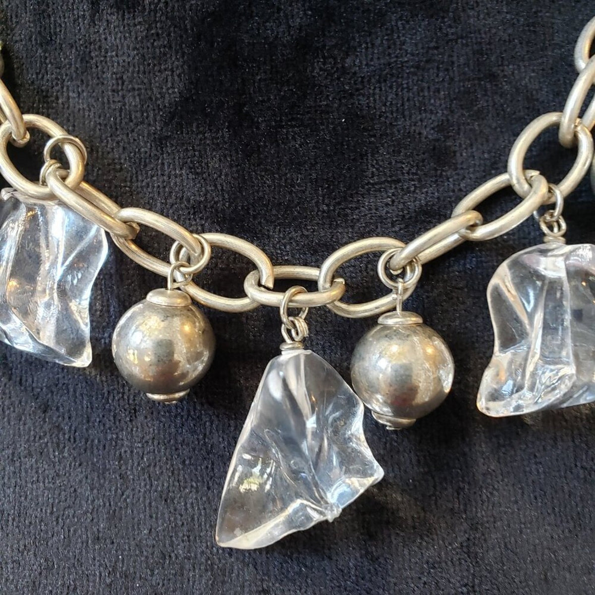 Women Clear Lucite Dangling Ice Chunks/Silvertone Beads Necklace w/Lobster Clasp