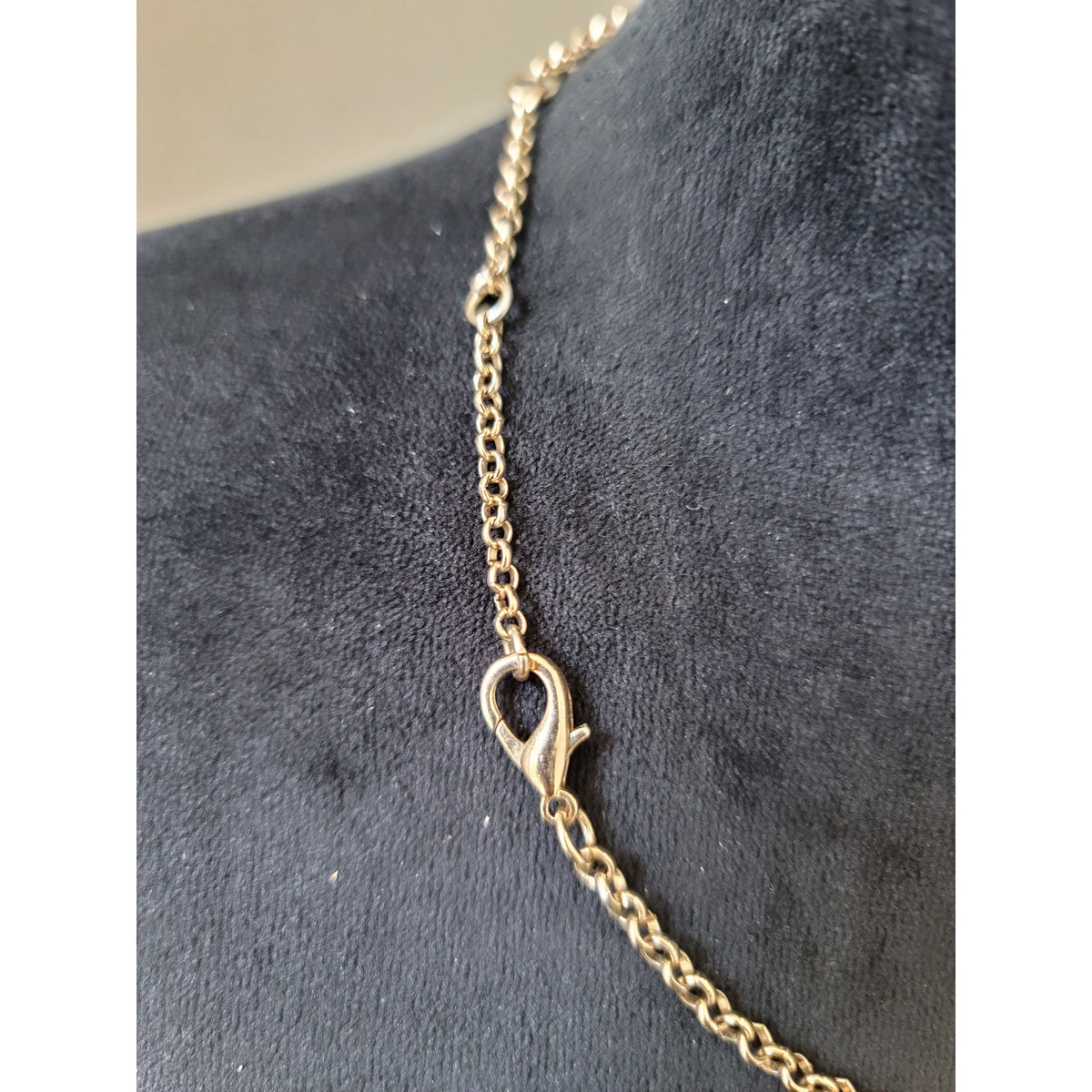 Women Gold Chain Statement Necklace With Orange Gemstones And Lobster Clasp Lock