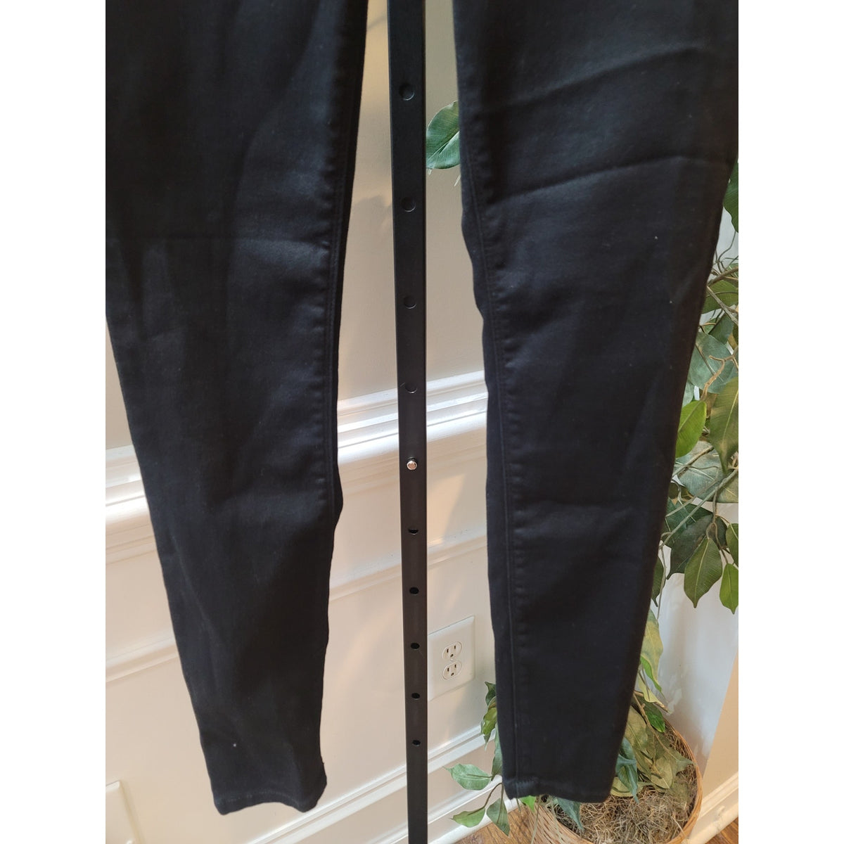 Thread & Others Sculpted High Waist Skinny Fit Jeans Women's Size 3/26 Black
