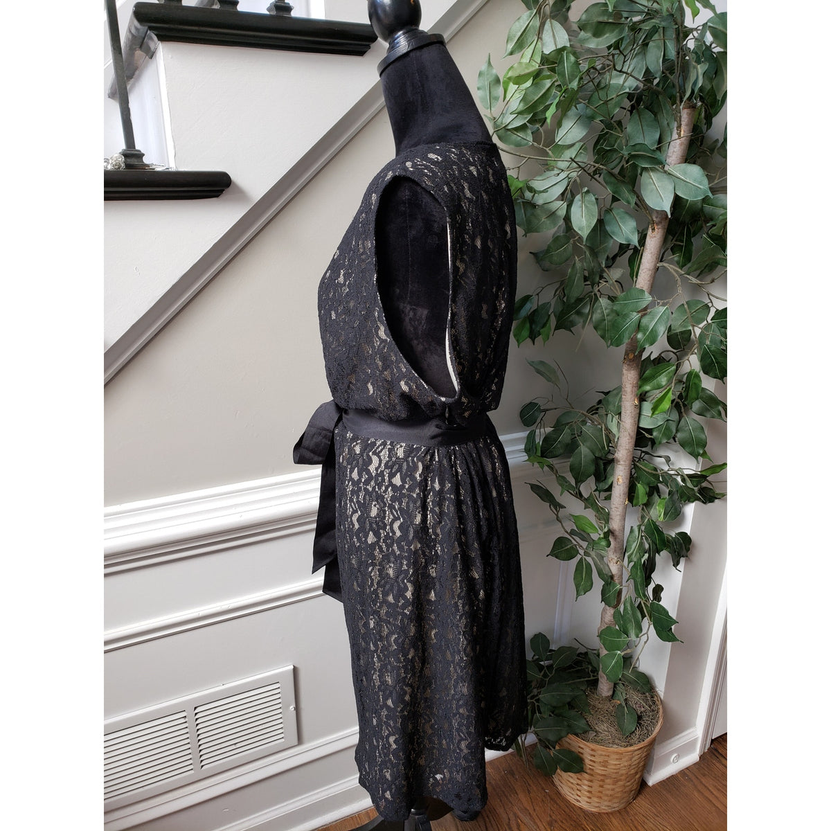 Lane Bryant Shift Dress Women's Size 22 Black Lace Lined Tie Waist Wrap V Neck