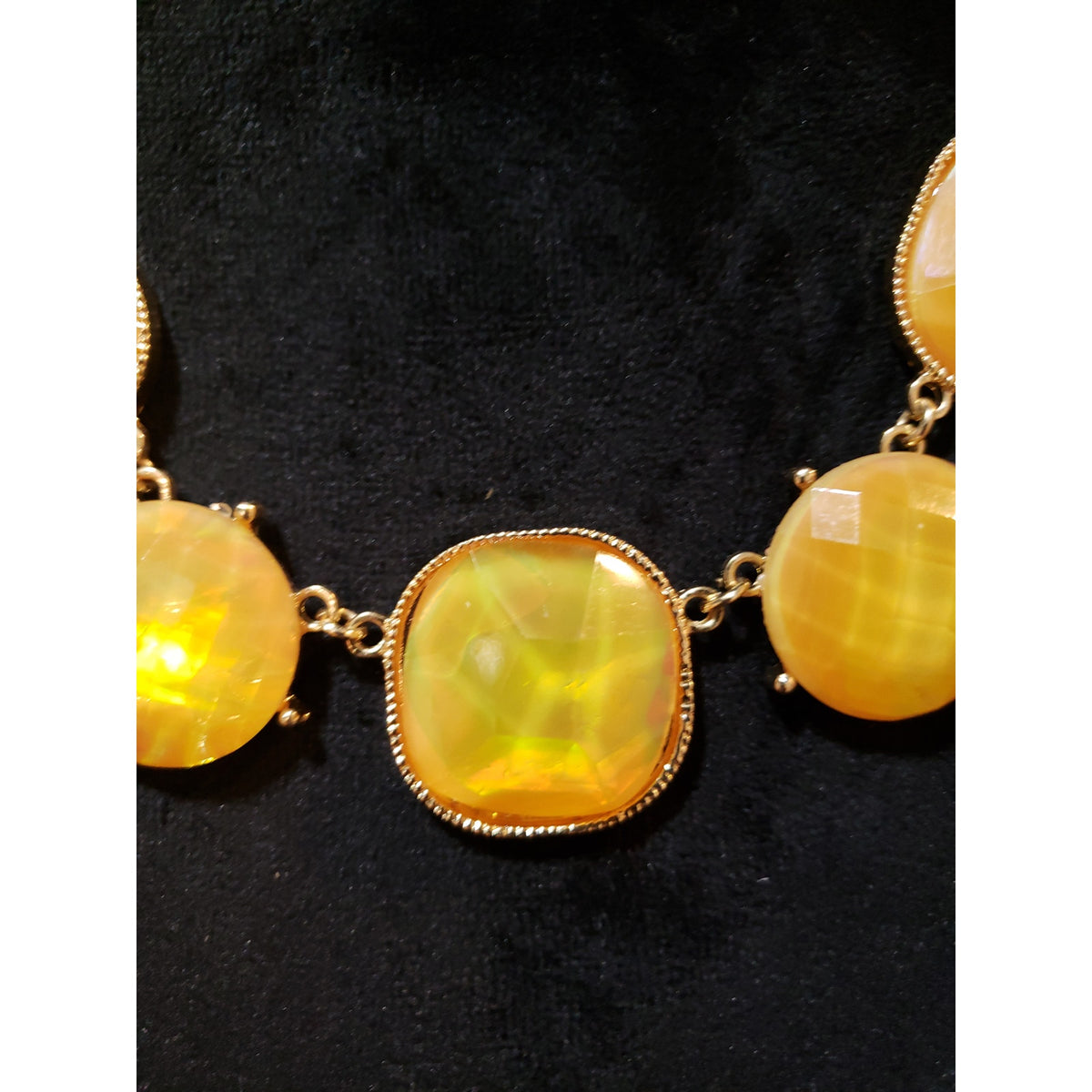 Women Faux Yellow Opal Lucite Stone Faceted Gold Tone Chain Bib Necklace