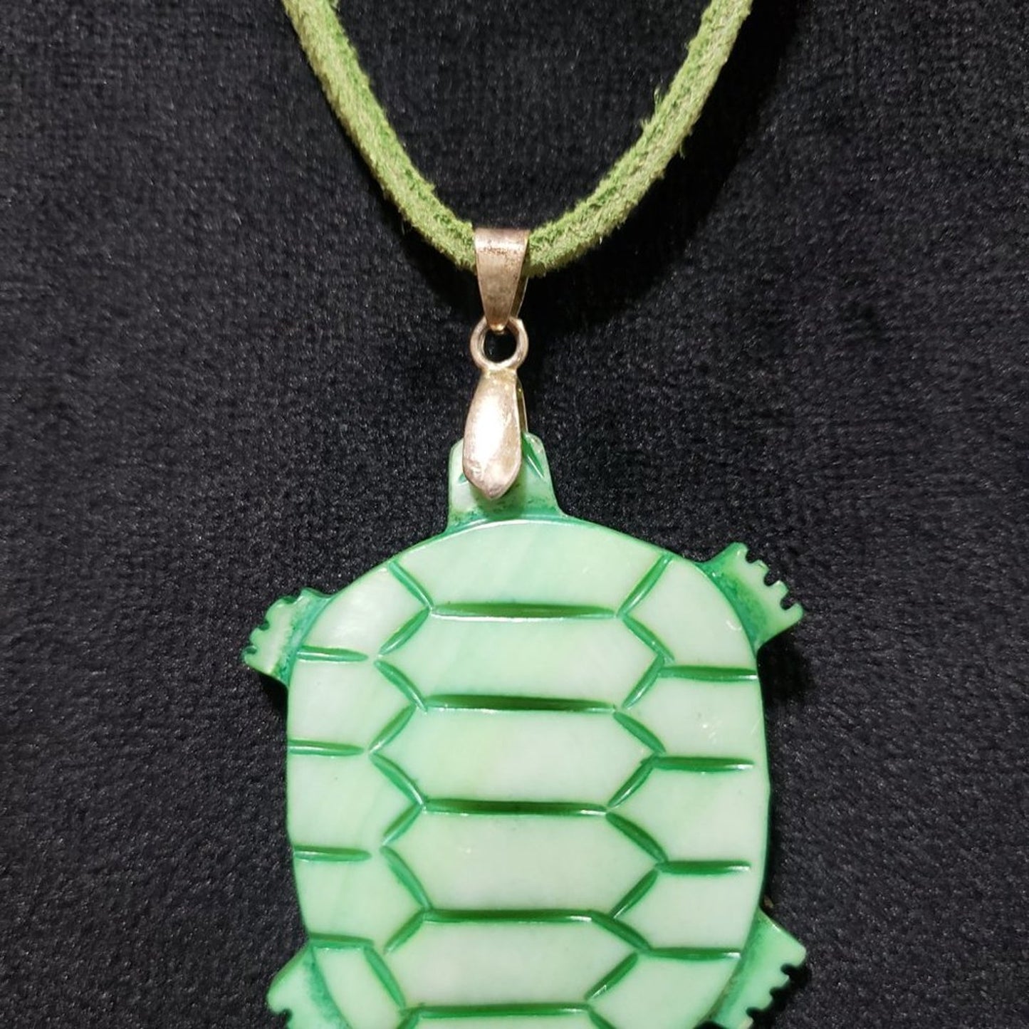 Womens Fashion Elegant Abalone Shell Green Turtle Pendant Necklace