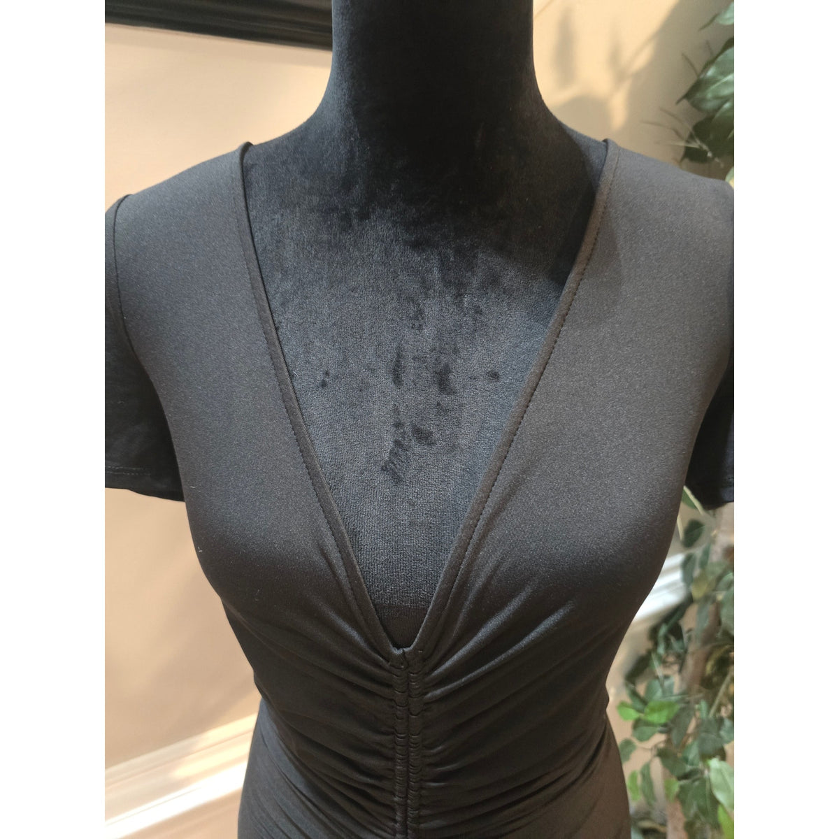 Fashion Nova Bodycon Dress Womens SZ M Black Drawstring Hem V-Neck Short Sleeve