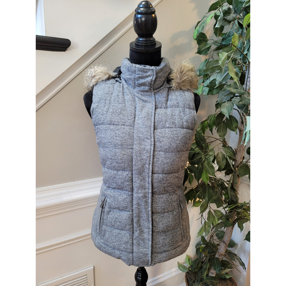 Banana Republic Puffer Vest Women's Small Gray Quilted Fleece Lined Front Zipper