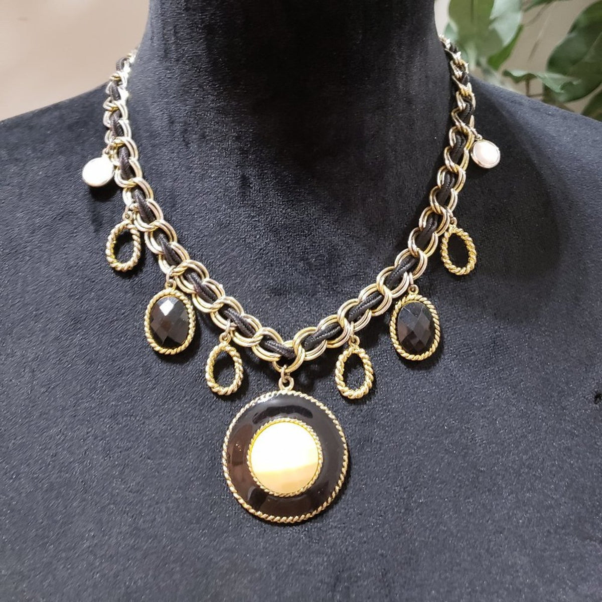 Womens Fashion Gold Tone Circle Link Chain Rhinestone Charm Necklace w/ Lobster