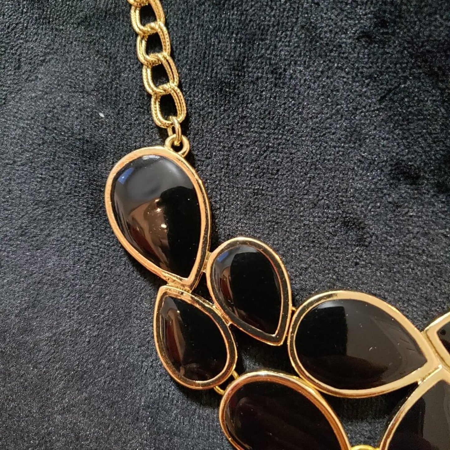 Women Black Teardrop Stone Gold Tone Chain Statement Necklace w/ Lobster Clasp