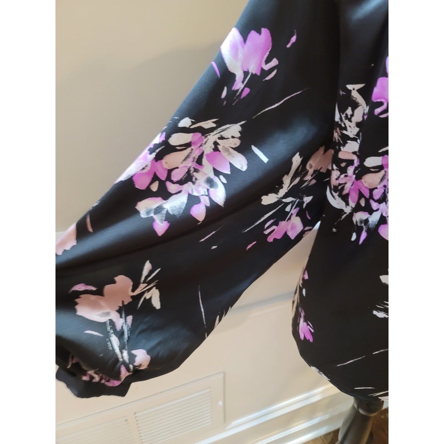 Worthington Blouse Women's Size Large Black Pink Floral Long Sleeve Top