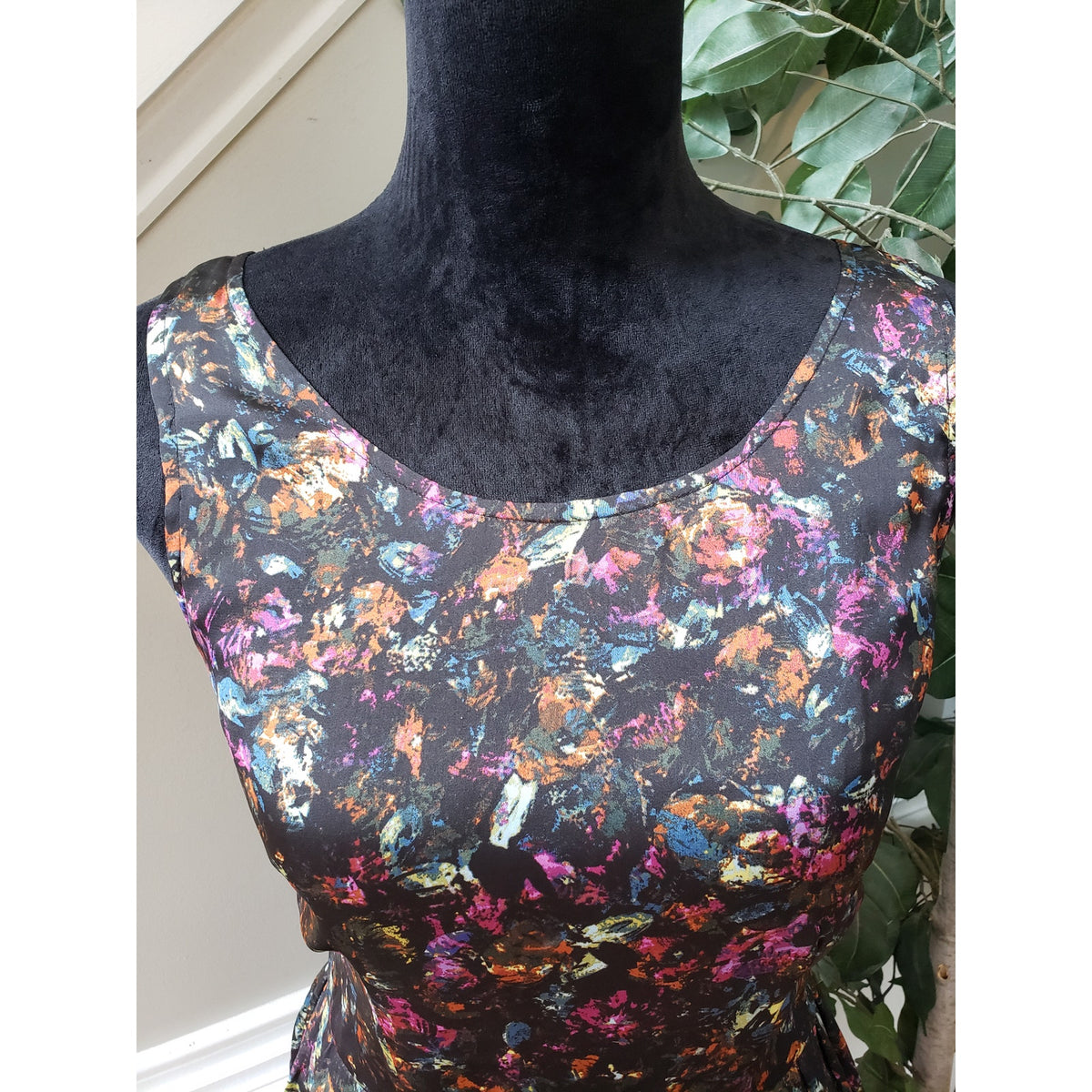JACK Sheer Dress Womens M Black Geo Print Lined Pleated Fit & Flare Wide Strap