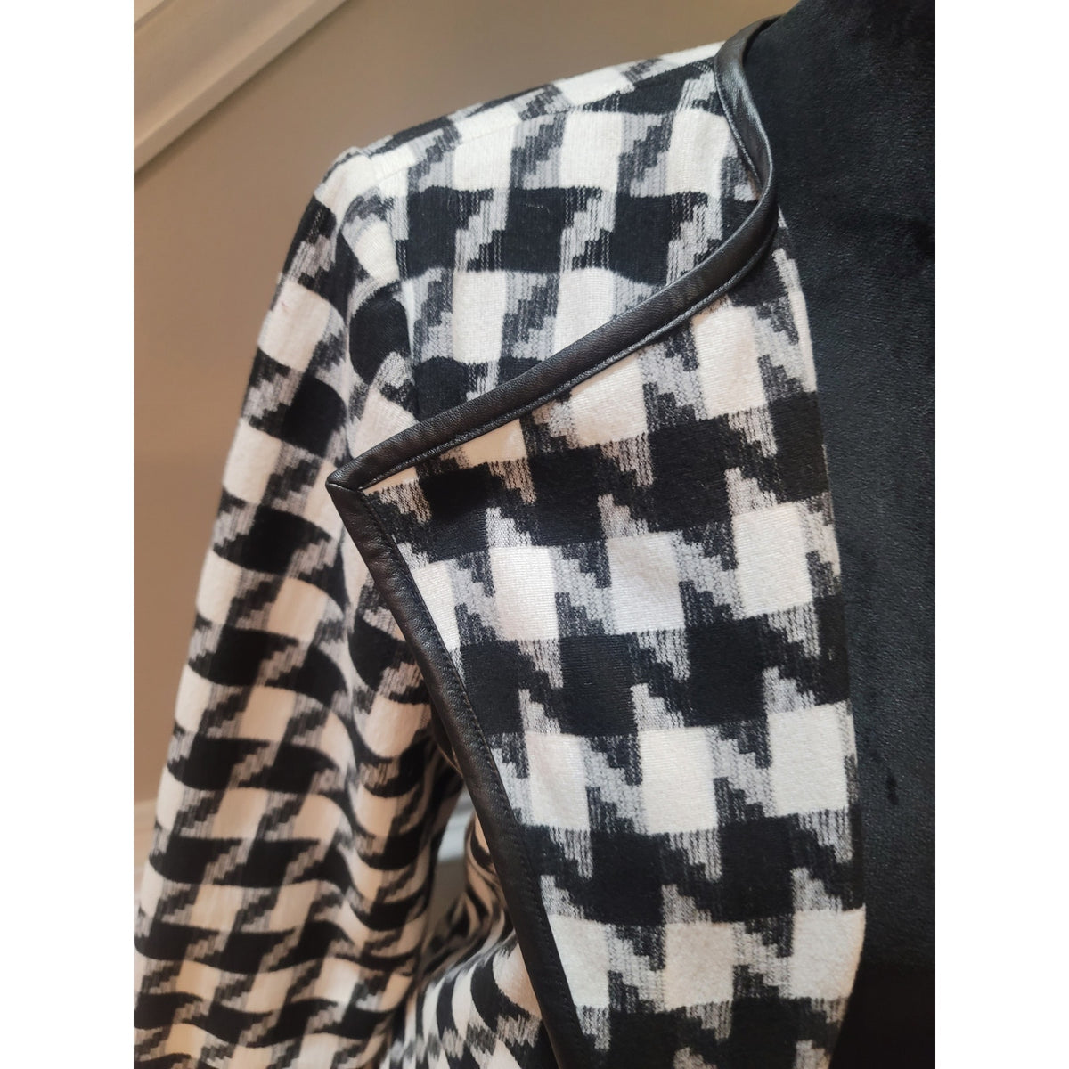 The Limited Duster Jacket Women's Size 6 White/Black Houndstooth Open Front Long Sleeve