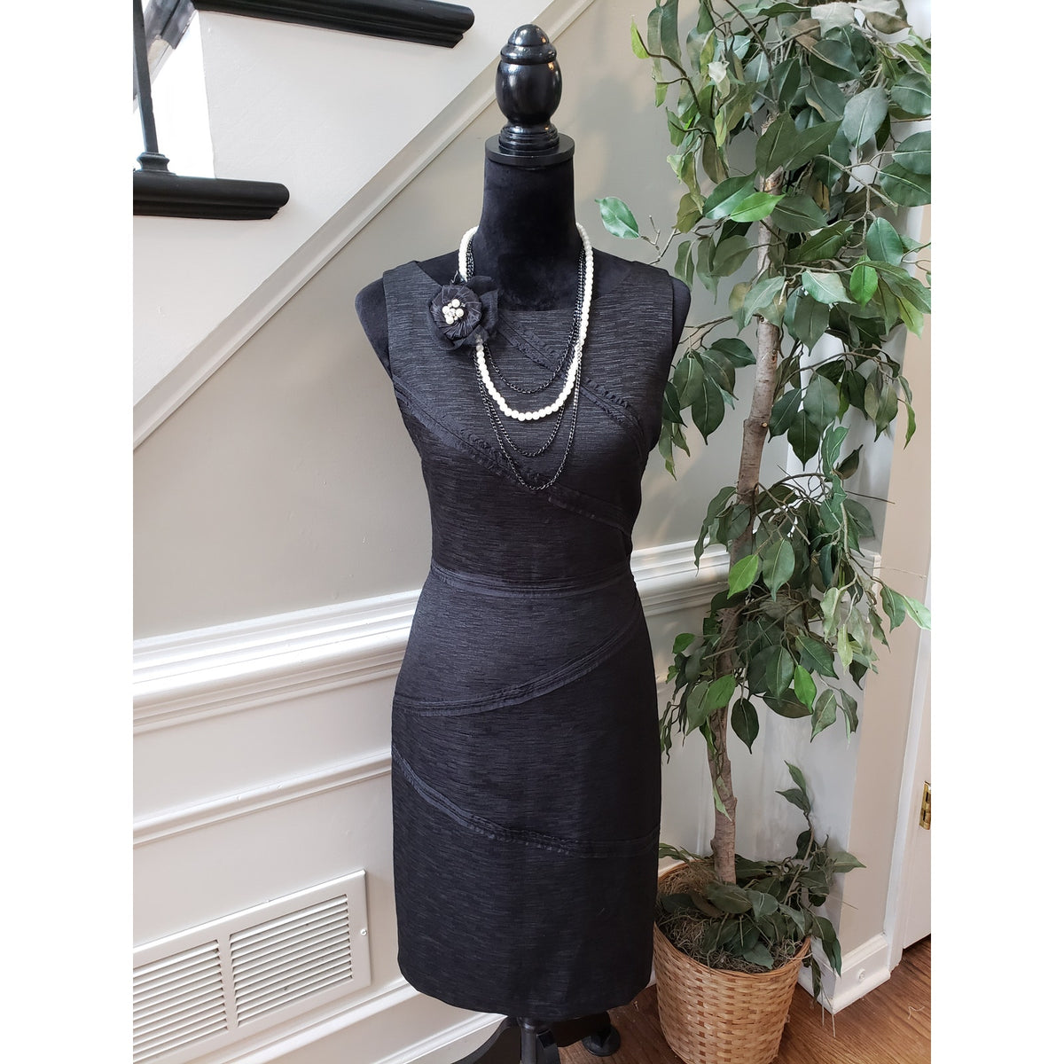 David Meister Dress Women Size 6 Black Sleeveless Sheath Textured Formal