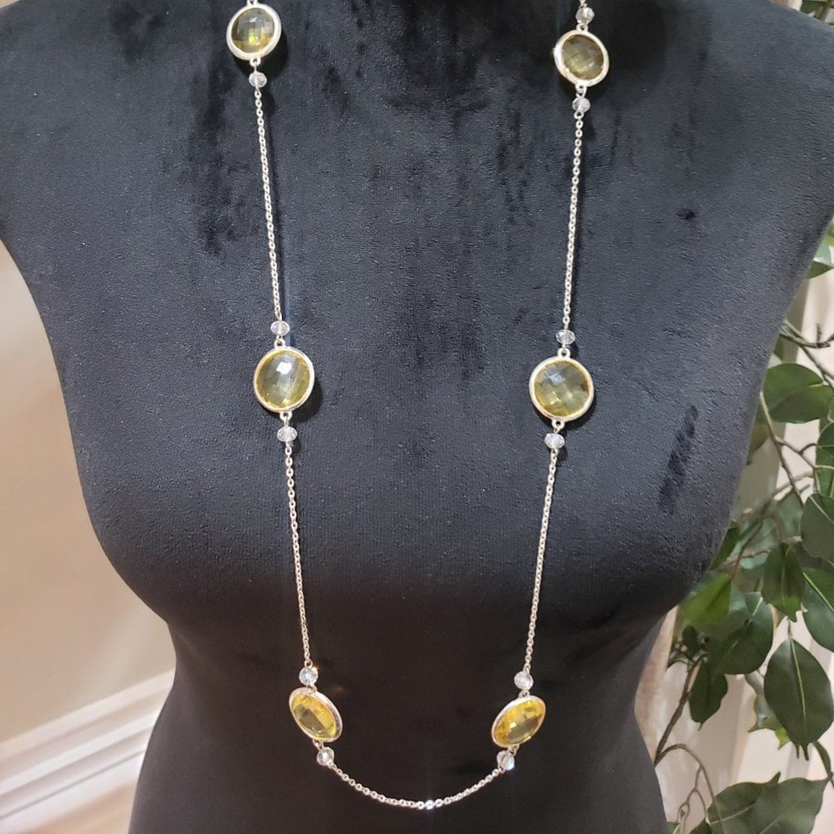 Womens Fashion Green Round Stone & Crystal Silver Tone Chain Necklace Lobster