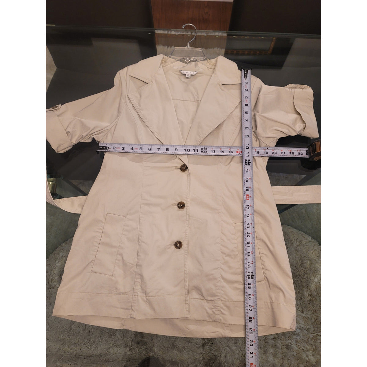 Cabi Safari Jacket Women's Size 12 Beige Notched Lapel Button Front Short Sleeve