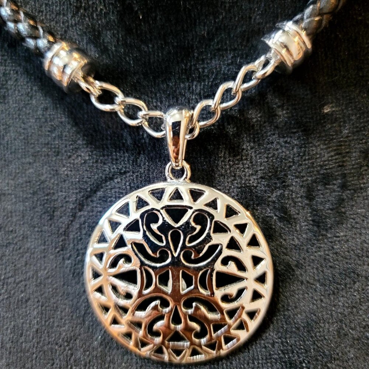 Womens Black Leather Premier Designs Medallion Pendant Necklace w/ Lobster Clasp