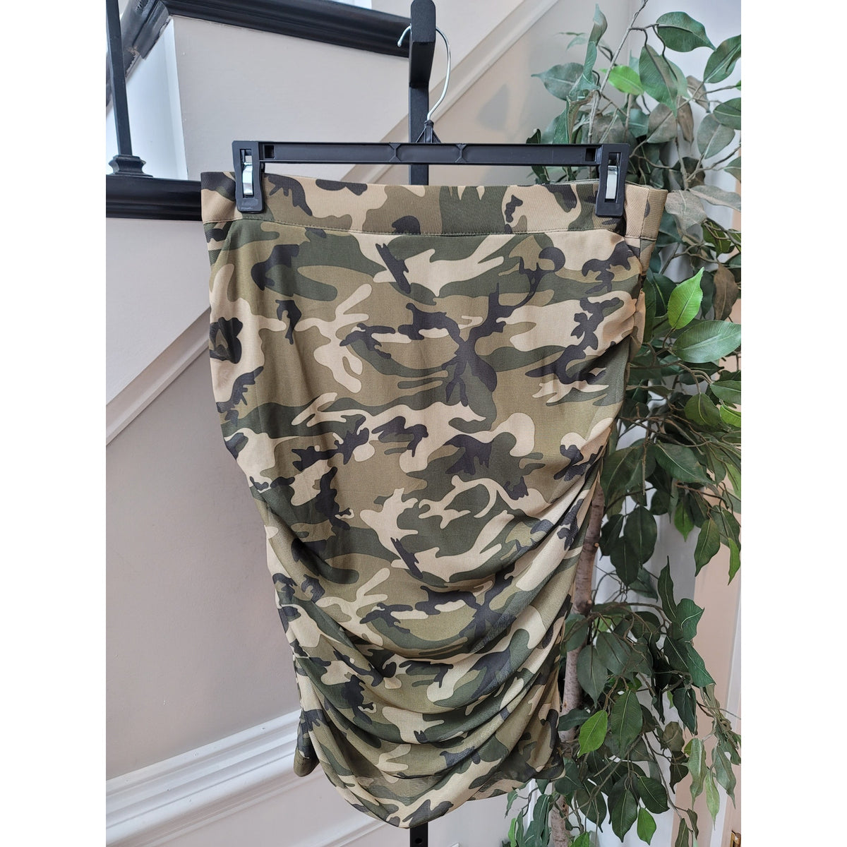 Ashley Stewart Pencil Skirt Women's SZ 10/12 Olive Nigh Camouflage Ruched Lined