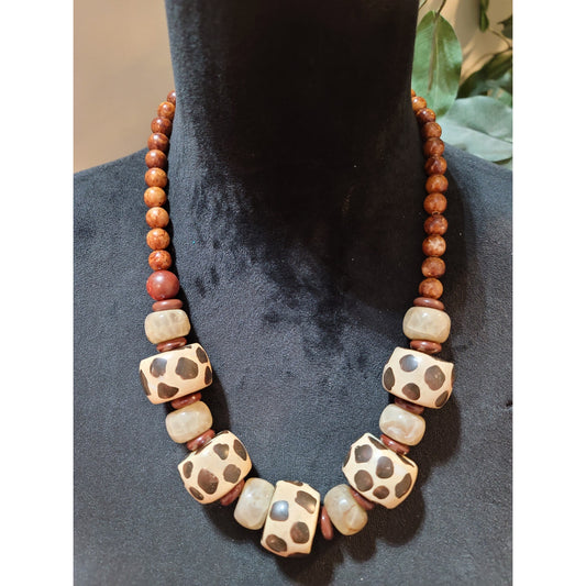Women's Chunky Beaded Necklace With Animal Print Resin Beads And Lobster Clasp
