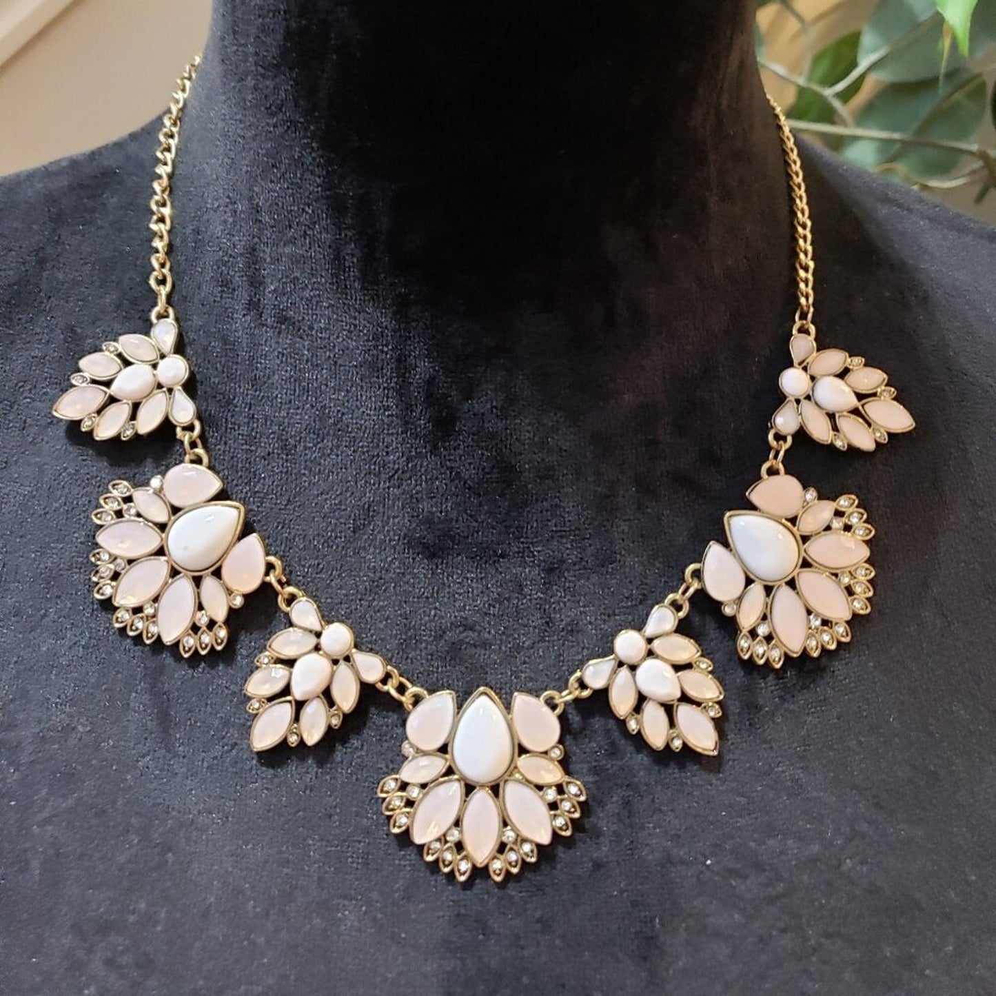 Icing Womens Beige Clear Pearl Crystal Necklace Jewelry with Lobster Clasp