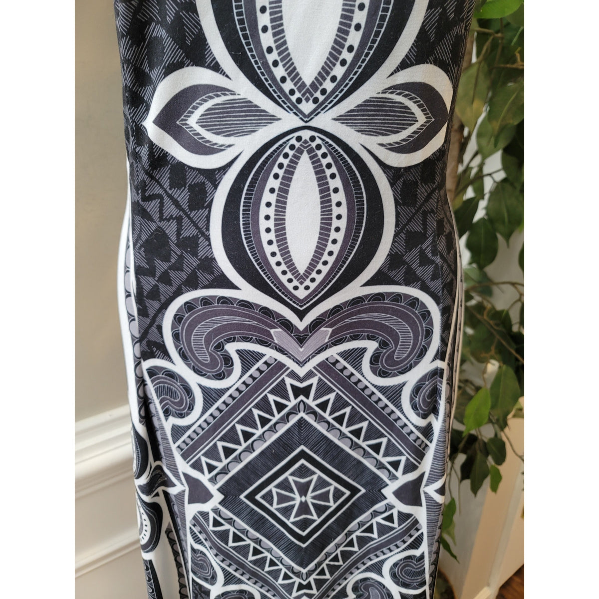 R&B Tank Maxi Dress Womens 2X Black White Stretch Polynesian Tribal Scoop Casual
