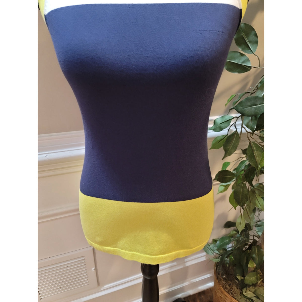 Banana Republic Tank Top Women's Small Blue/Yellow Comfort Round Neck Sleeveless