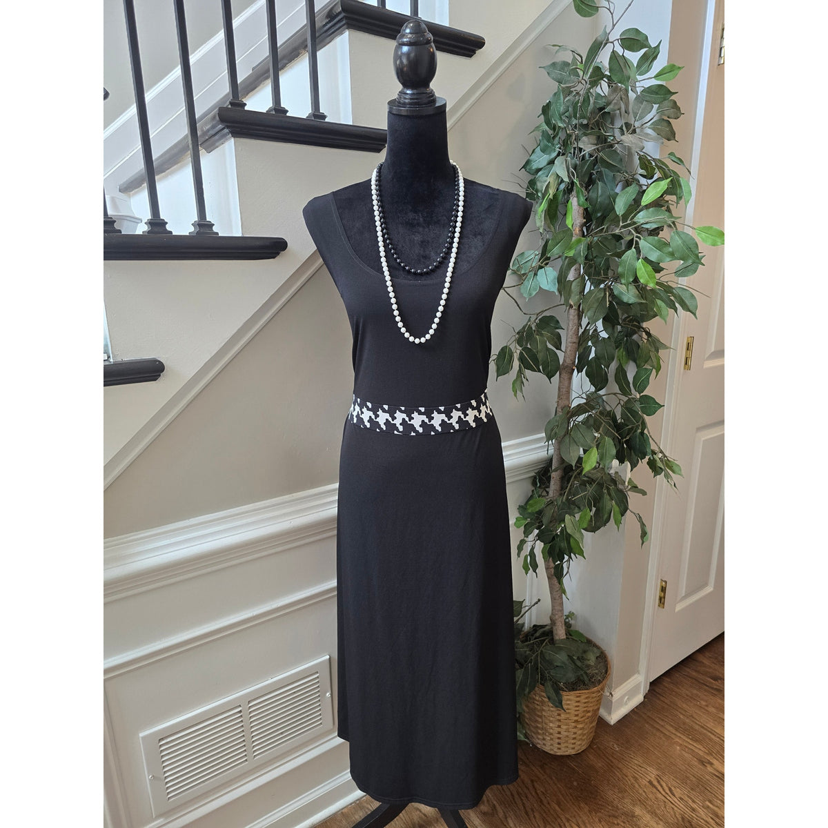 Madison Leigh A-Line Dress Women's Size 18W Black/White Scoop Neck Sleeveless