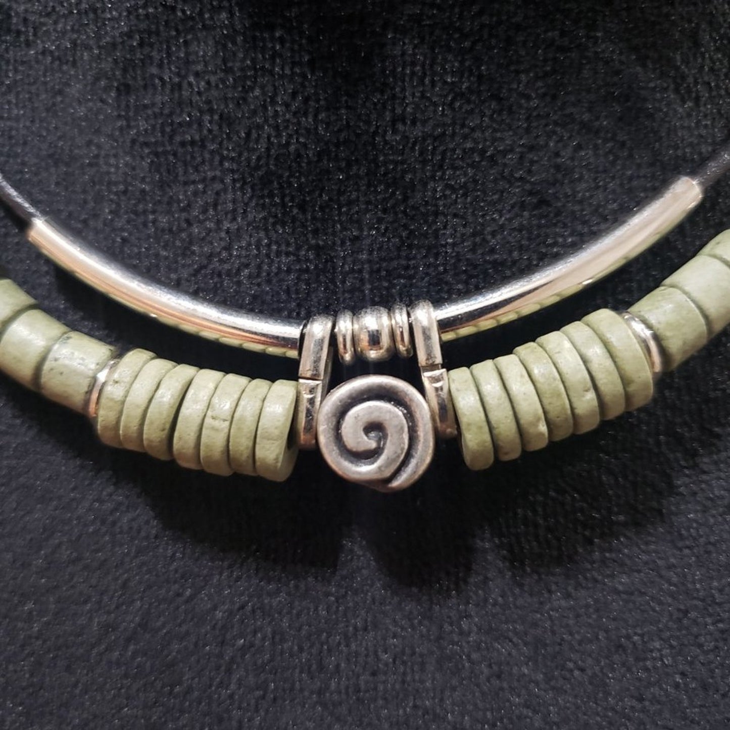 Women Fashion Double Strand Green Beads Gold Tone Tube Statement Choker Necklace