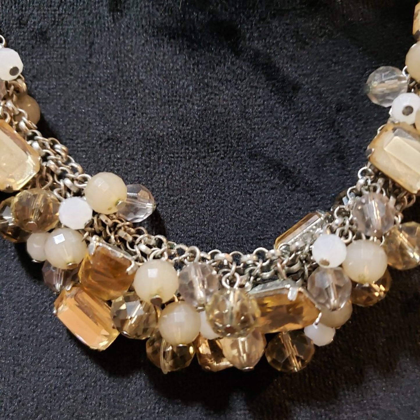 Loft Women Fashion Mother of Pearls Glass Beads Collar Necklace w/ Lobster Clasp