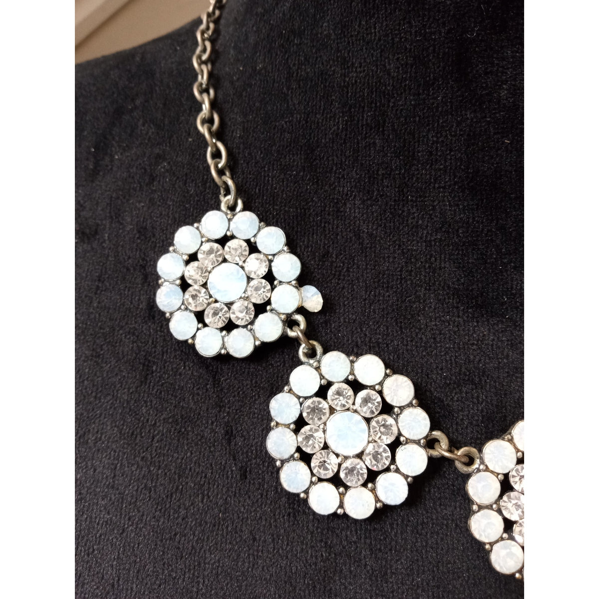 Sweet Lola White Rhinestone Cluster Statement Necklace Silver Tone Floral Bib